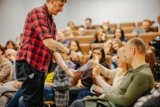 Spotkanie autorskie z Michałem Śmielakiem (fot. 43) [Dokument ikonograficzny]