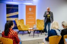 Spotkanie autorskie z Katarzyną Wolwowicz (fot. 2) [Dokument ikonograficzny]