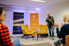 Spotkanie autorskie z Katarzyną Wolwowicz (fot. 3) [Dokument ikonograficzny]