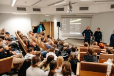 Warsztaty i zajęcia ze służbami mundurowymi (fot. 4) [Dokument ikonograficzny]