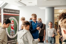 Warsztaty i zajęcia ze służbami mundurowymi (fot. 14) [Dokument ikonograficzny]