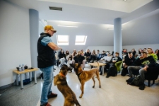 Zajęcia z psami, Jacek Falkenberg (fot. 12) [Dokument ikonograficzny]