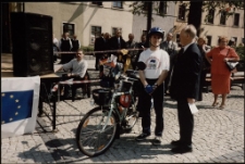 W Unii Europejskiej pierwszy dzień [4] [Dokument ikonograficzny]