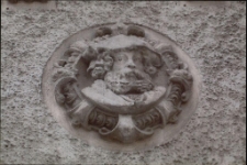 Bogaty mieszczanin na budynku przy ulicy 1 Maja [Dokument ikonograficzny]