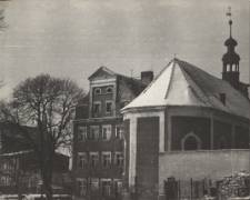 Widok na dawny klasztor Franciszkanek i kościół p.w. Niepokalanego Poczęcia NMP od ulicy Klasztornej w Jaworze